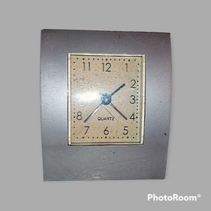 Quartz Insignia Desk Clock
